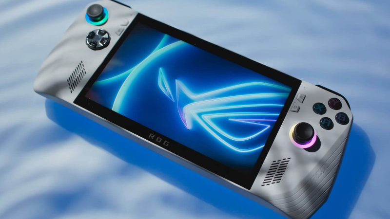 Image ROG ALLY DATANG, ZAMANNYA MAIN GAME PC DALAM GENGGAMAN